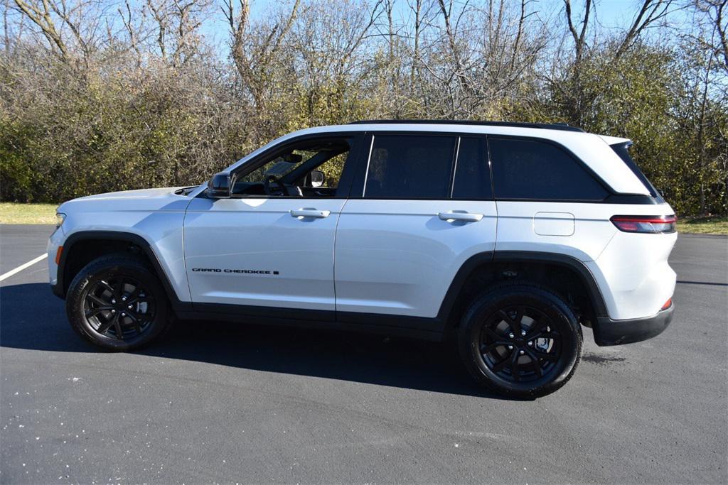 used 2024 Jeep Grand Cherokee car, priced at $30,919