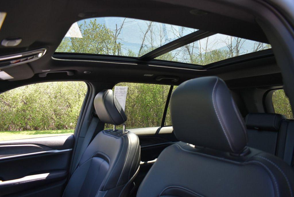 new 2026 Jeep Grand Cherokee car, priced at $43,926