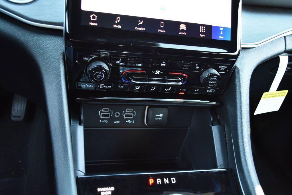 new 2025 Jeep Grand Cherokee car, priced at $43,999