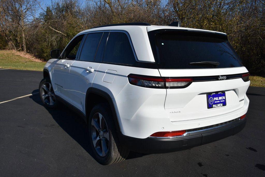 new 2025 Jeep Grand Cherokee car, priced at $43,999