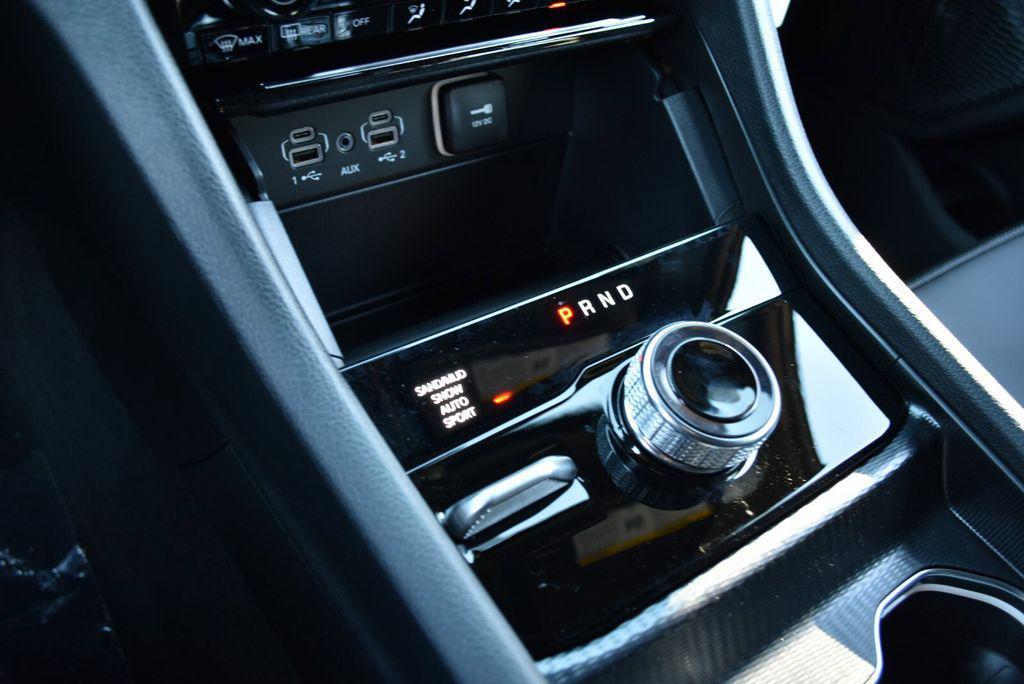 new 2025 Jeep Grand Cherokee car, priced at $43,999