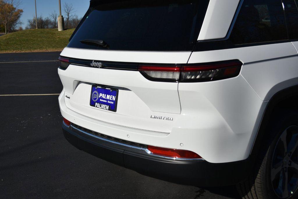 new 2025 Jeep Grand Cherokee car, priced at $43,999