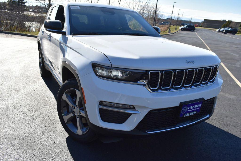 new 2025 Jeep Grand Cherokee car, priced at $43,999