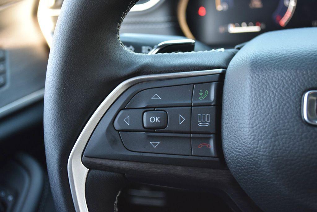 new 2025 Jeep Grand Cherokee car, priced at $43,999