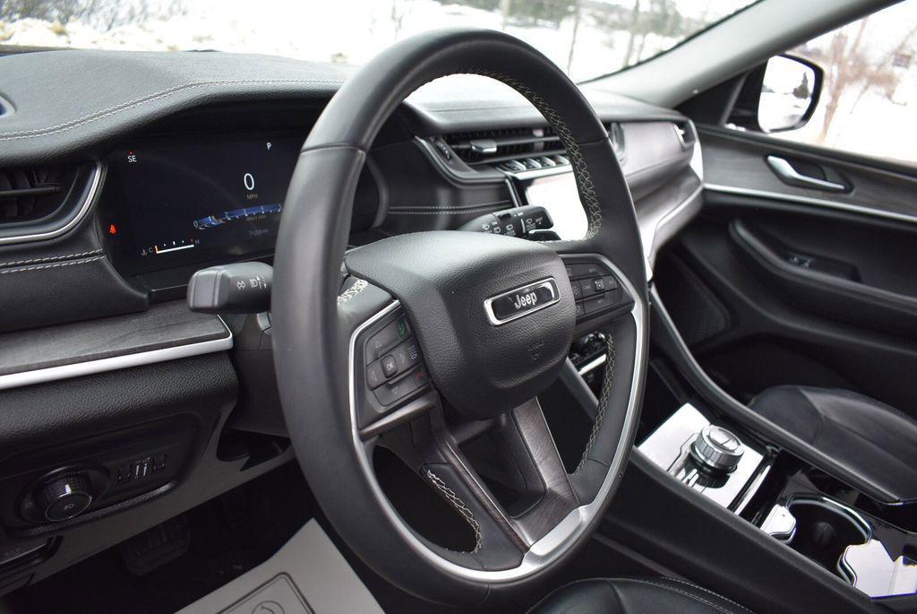 used 2023 Jeep Grand Cherokee car, priced at $25,495