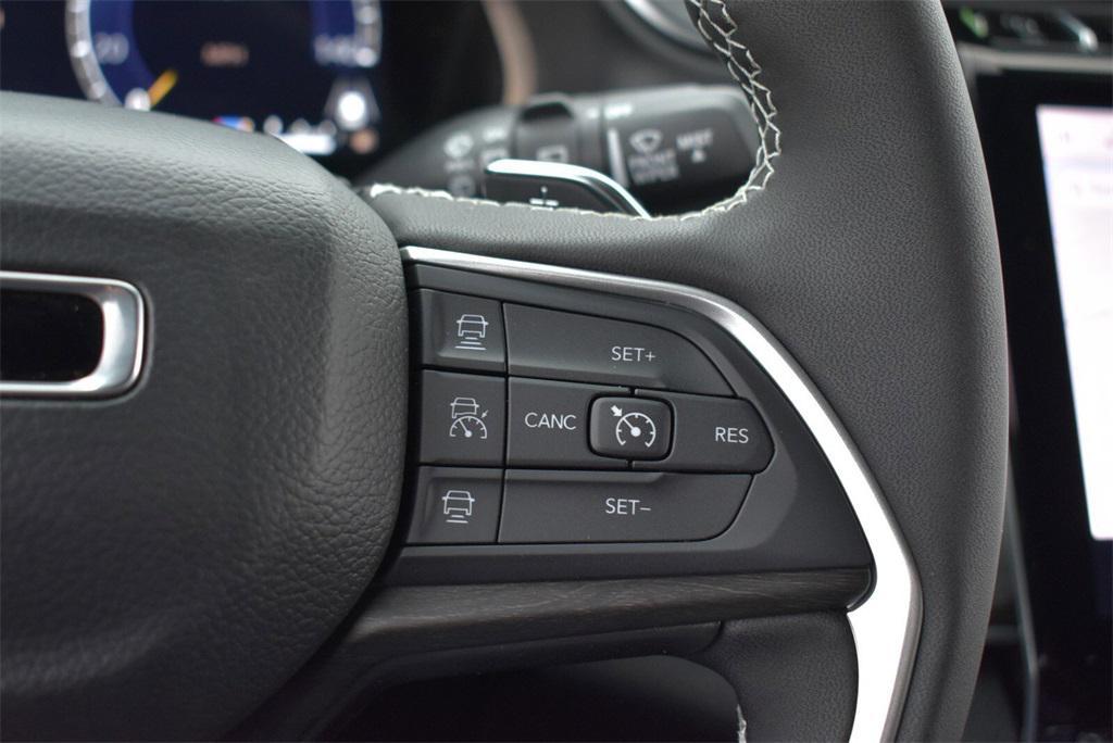 new 2025 Jeep Grand Cherokee car, priced at $44,999