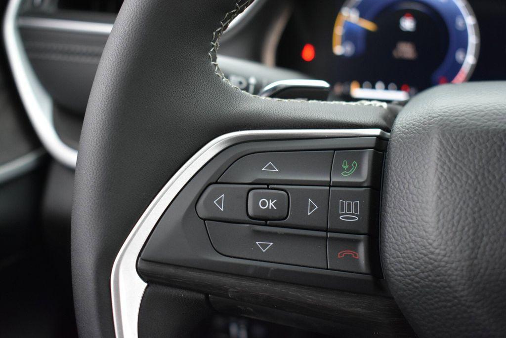 new 2025 Jeep Grand Cherokee car, priced at $43,990