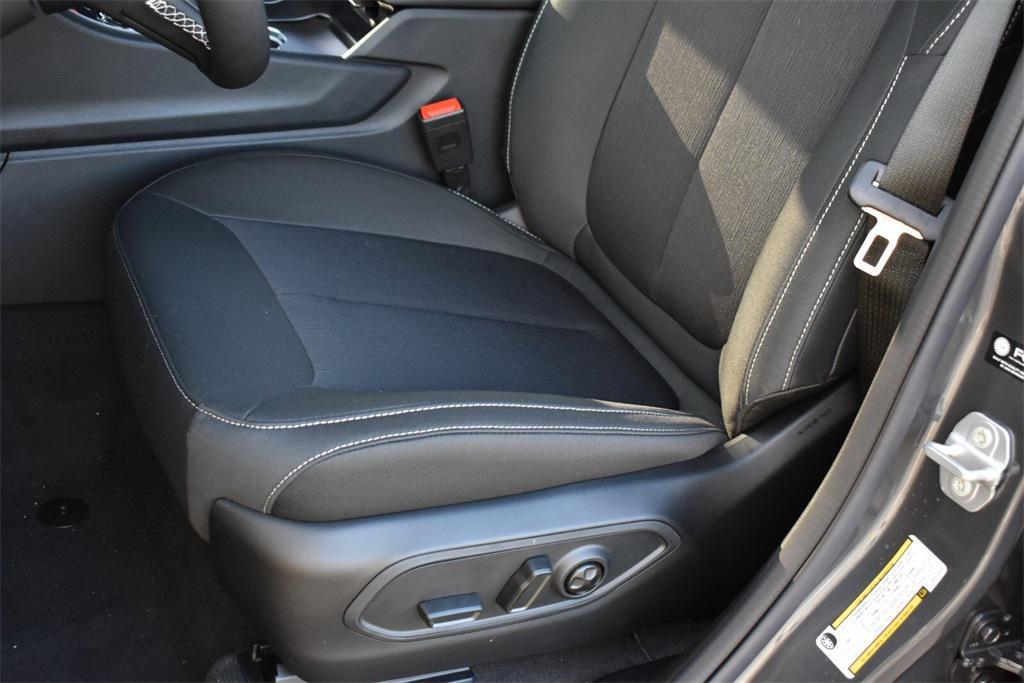 new 2025 Jeep Grand Cherokee car, priced at $37,999