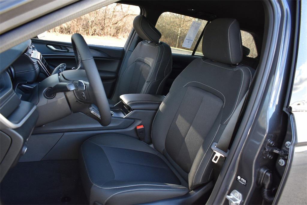 new 2025 Jeep Grand Cherokee car, priced at $37,999