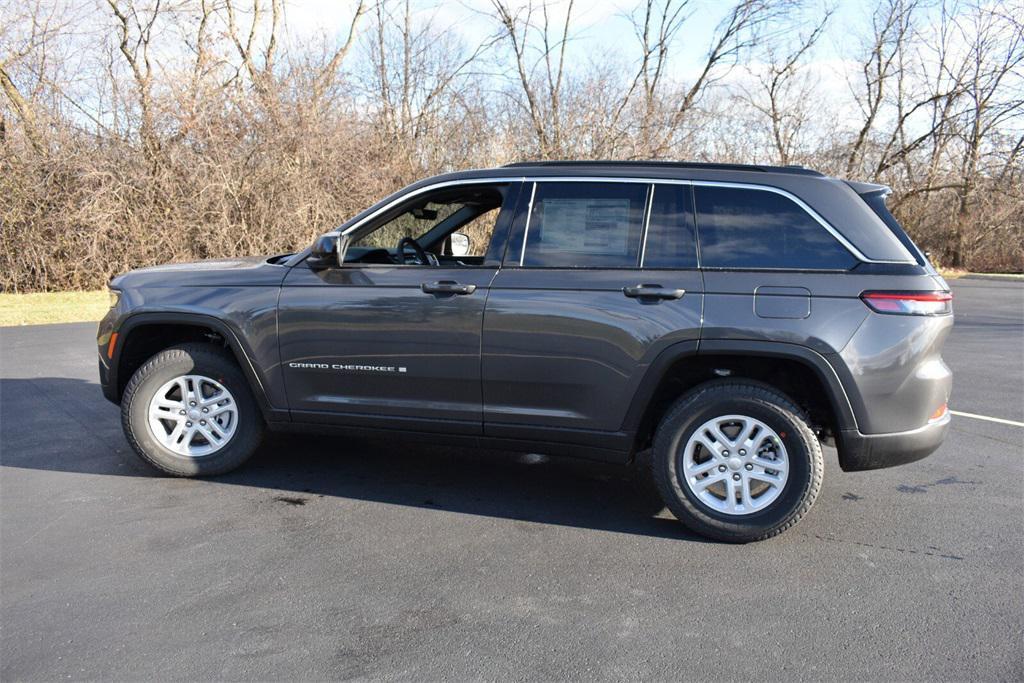 new 2025 Jeep Grand Cherokee car, priced at $37,999