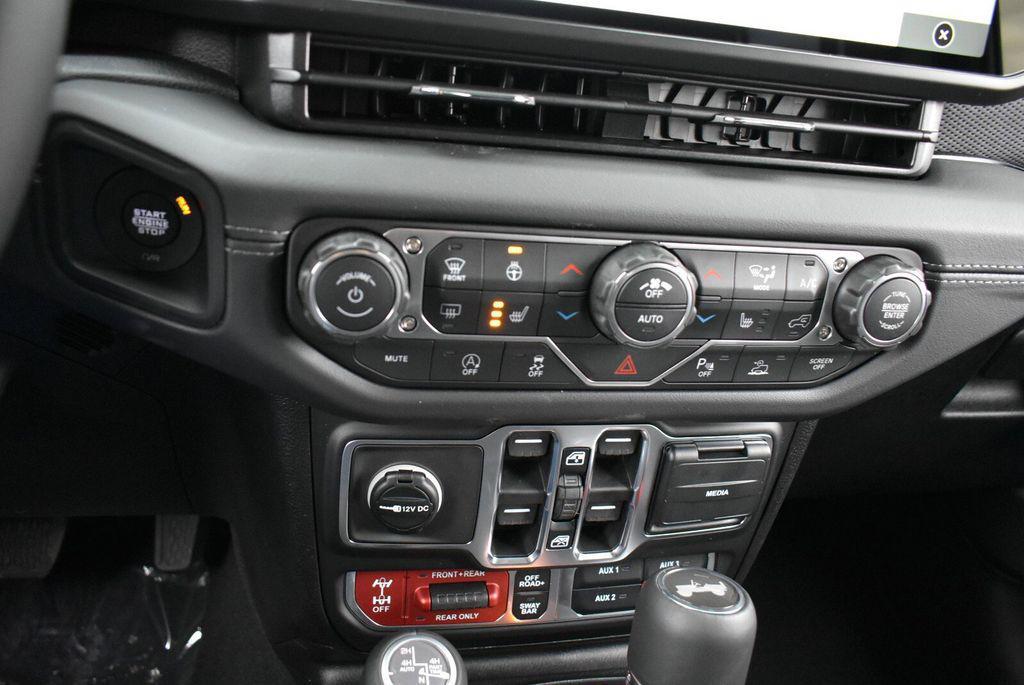 new 2026 Jeep Wrangler car, priced at $61,161