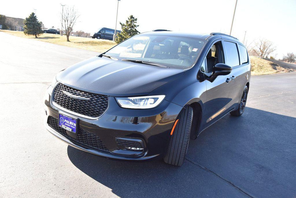 used 2024 Chrysler Pacifica car, priced at $40,822