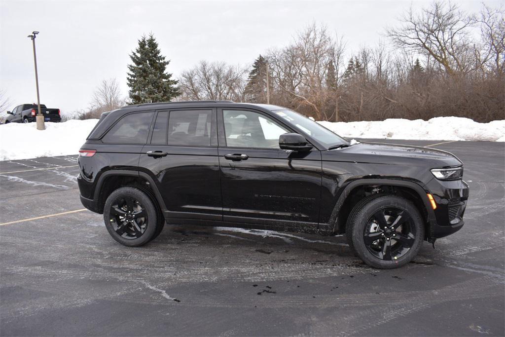 new 2025 Jeep Grand Cherokee car, priced at $42,999