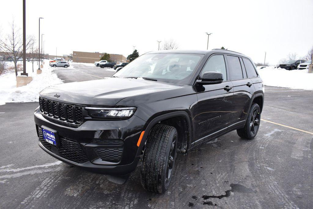 new 2025 Jeep Grand Cherokee car, priced at $41,990