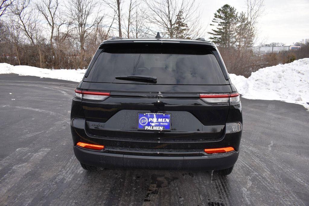 new 2025 Jeep Grand Cherokee car, priced at $41,990