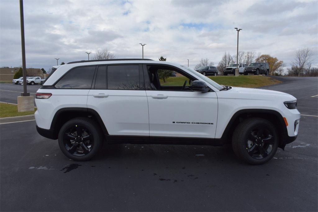 new 2025 Jeep Grand Cherokee car, priced at $45,999