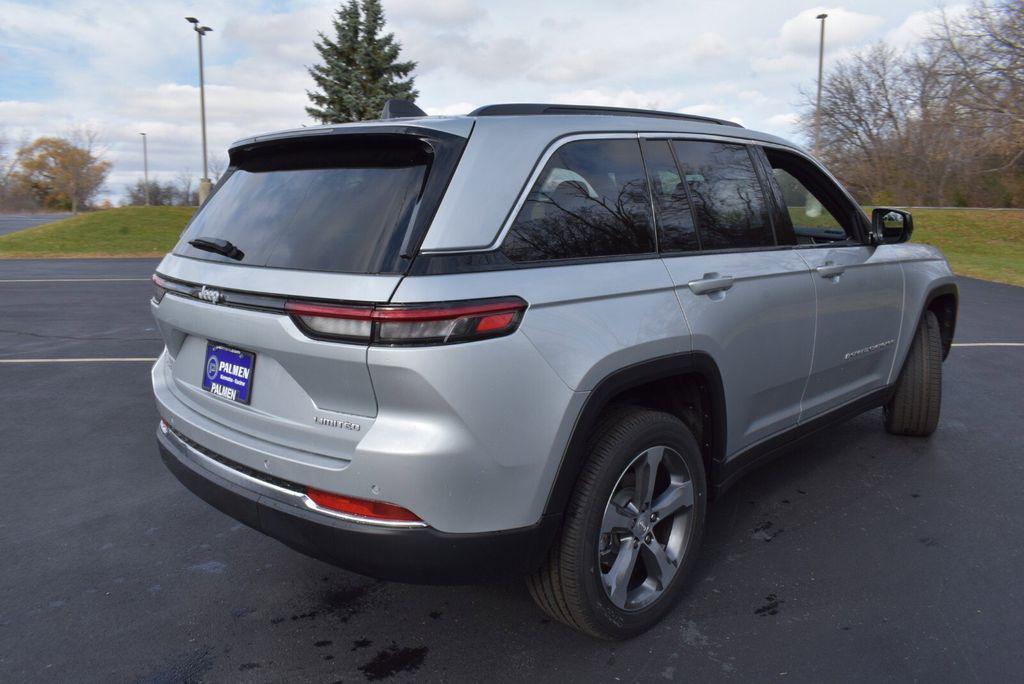 new 2025 Jeep Grand Cherokee car, priced at $41,990