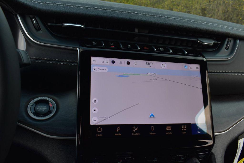 new 2025 Jeep Grand Cherokee car, priced at $41,990