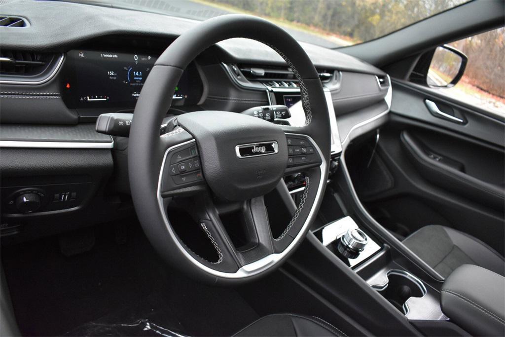 new 2025 Jeep Grand Cherokee L car, priced at $42,999