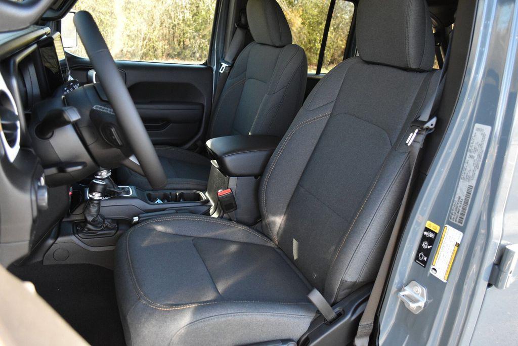 new 2026 Jeep Wrangler car, priced at $51,572