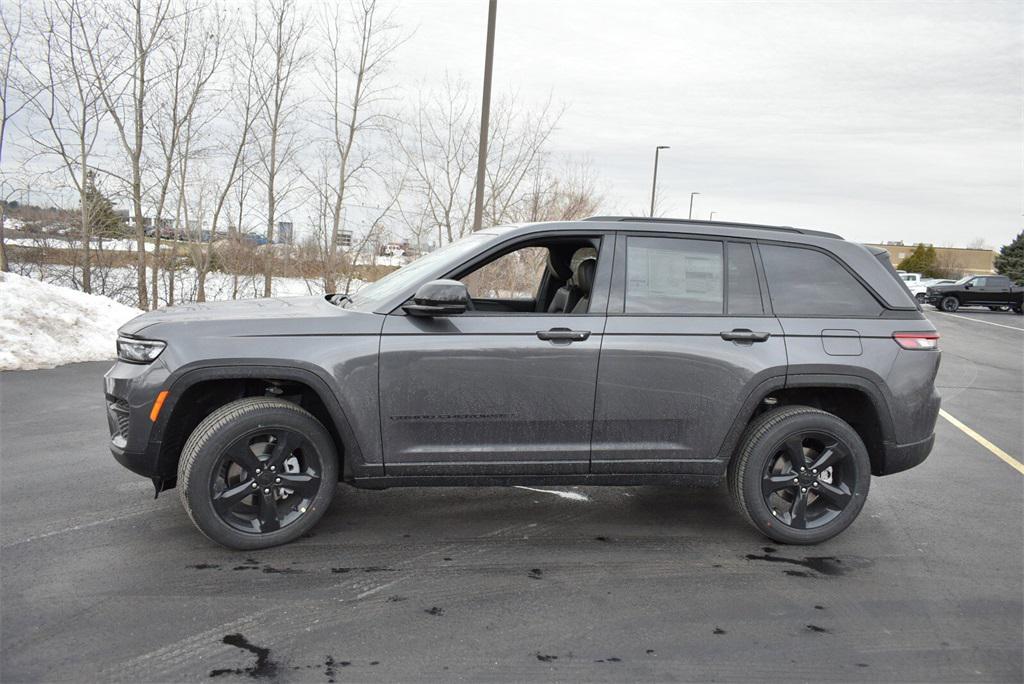 new 2025 Jeep Grand Cherokee car, priced at $42,999