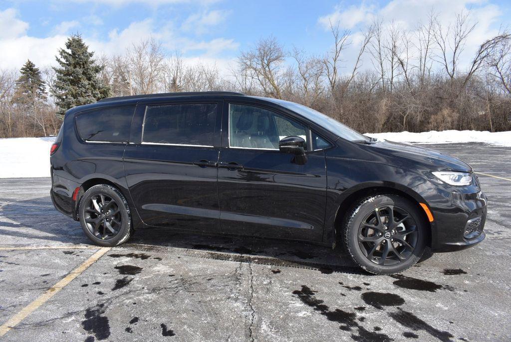 new 2026 Chrysler Pacifica car, priced at $44,224