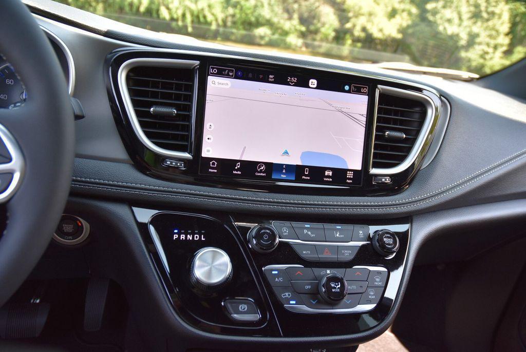 new 2027 Chrysler Pacifica car, priced at $45,644