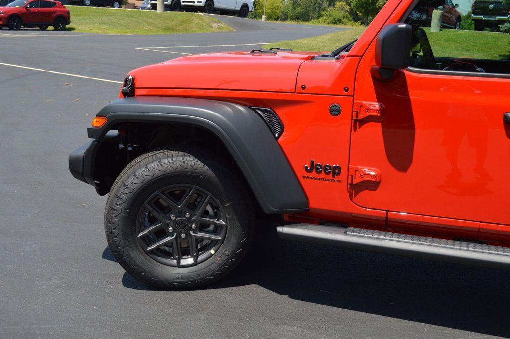 new 2025 Jeep Wrangler car, priced at $40,999