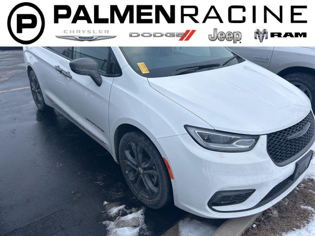 used 2024 Chrysler Pacifica car, priced at $35,684