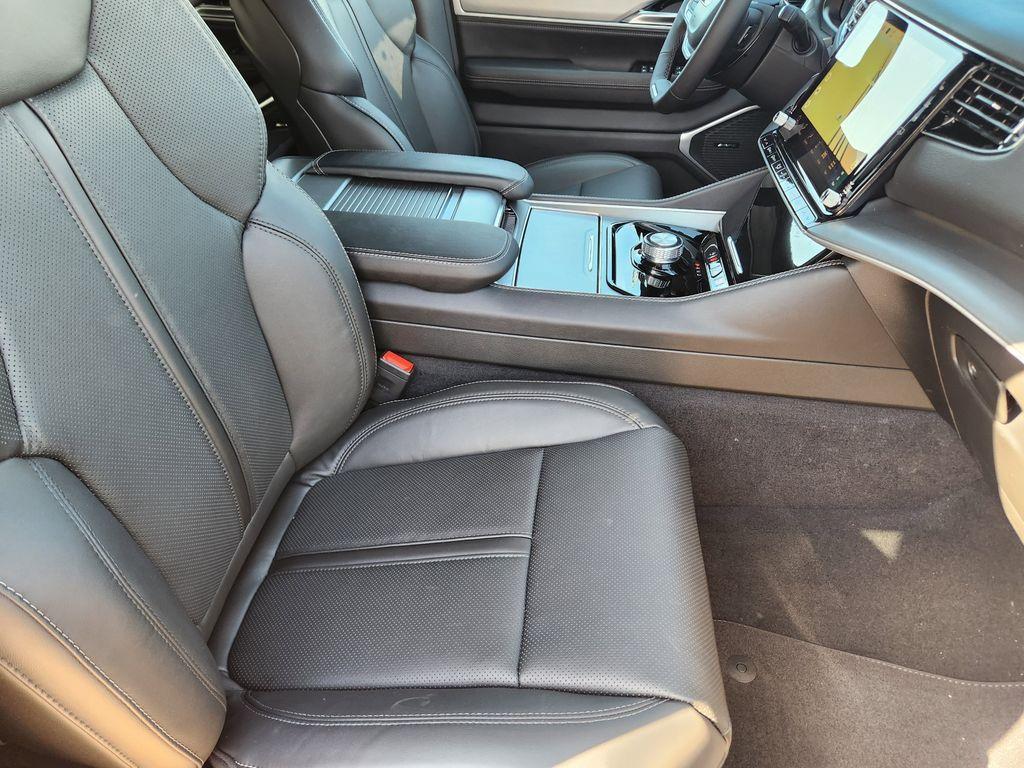 new 2026 Jeep Grand Wagoneer car, priced at $61,118