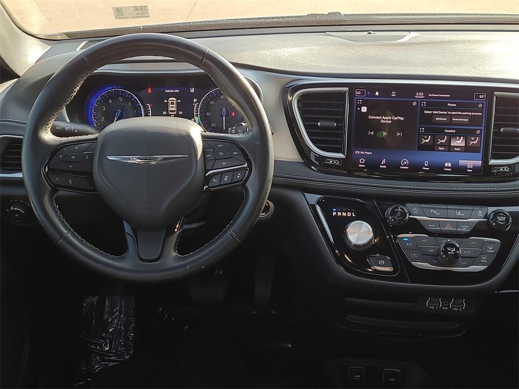 used 2021 Chrysler Pacifica car, priced at $18,462