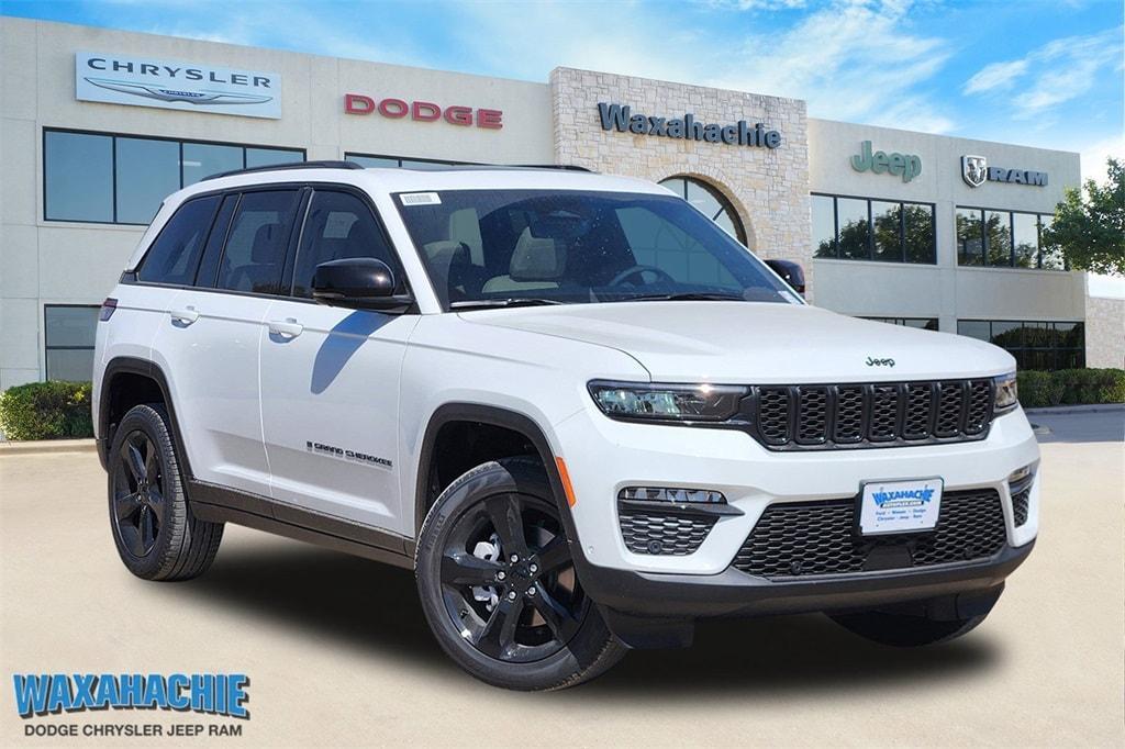 new 2025 Jeep Grand Cherokee car, priced at $43,995