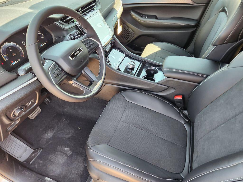 new 2025 Jeep Grand Cherokee L car, priced at $38,995