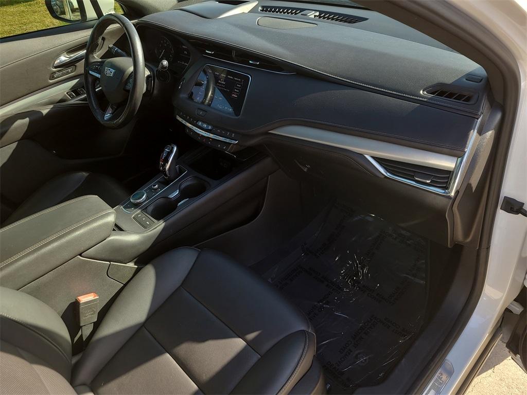 used 2021 Cadillac XT4 car, priced at $20,681