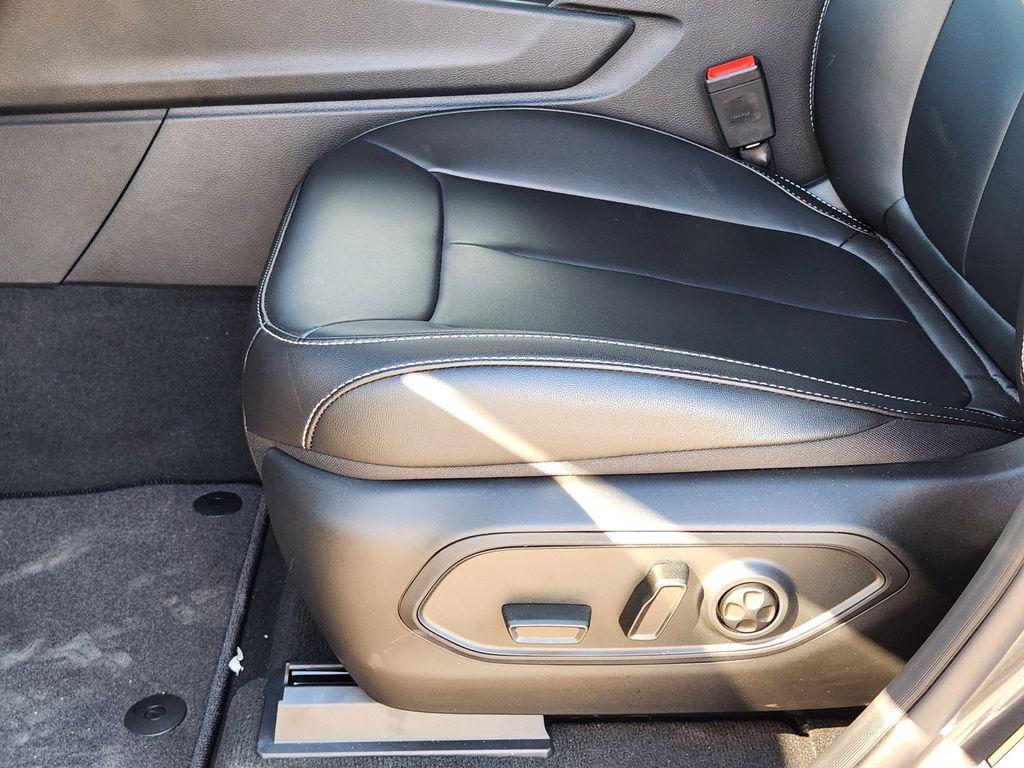 new 2025 Jeep Grand Cherokee car, priced at $45,995