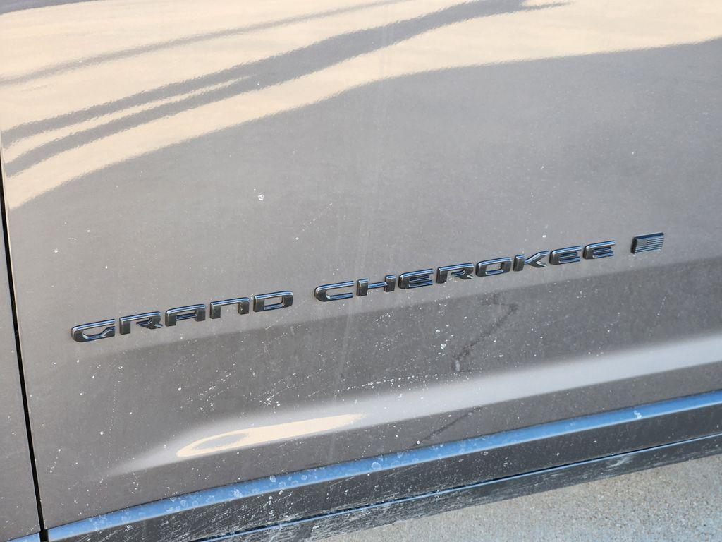 new 2025 Jeep Grand Cherokee car, priced at $45,995