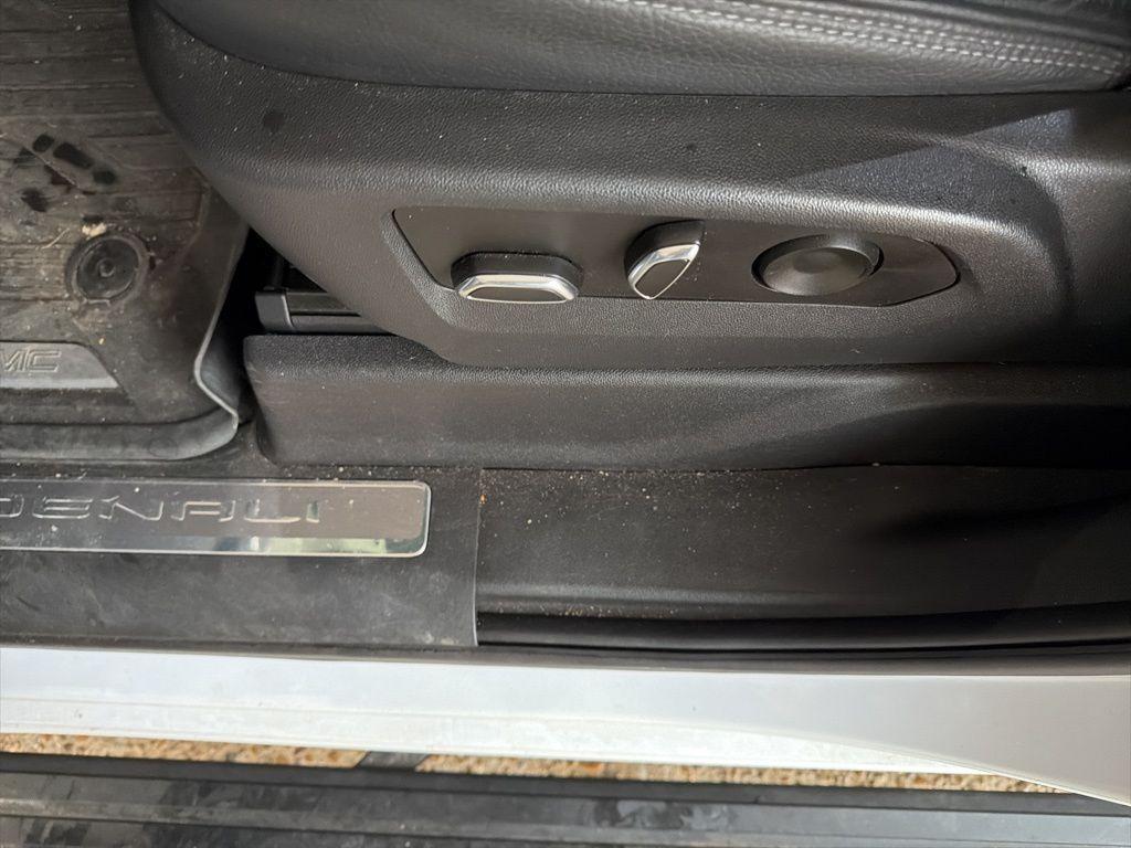 used 2023 GMC Sierra 1500 car, priced at $48,427