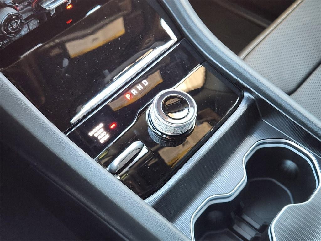 new 2025 Jeep Grand Cherokee car, priced at $42,995