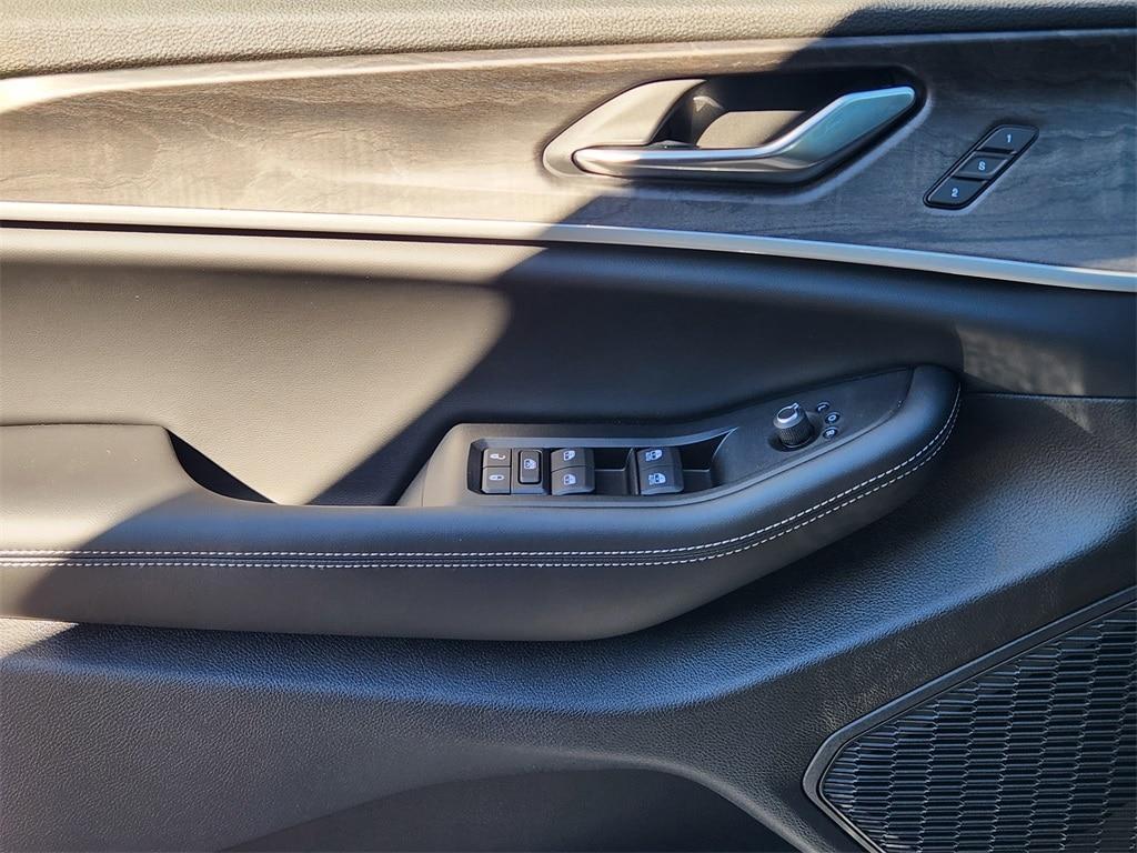 new 2025 Jeep Grand Cherokee car, priced at $42,995