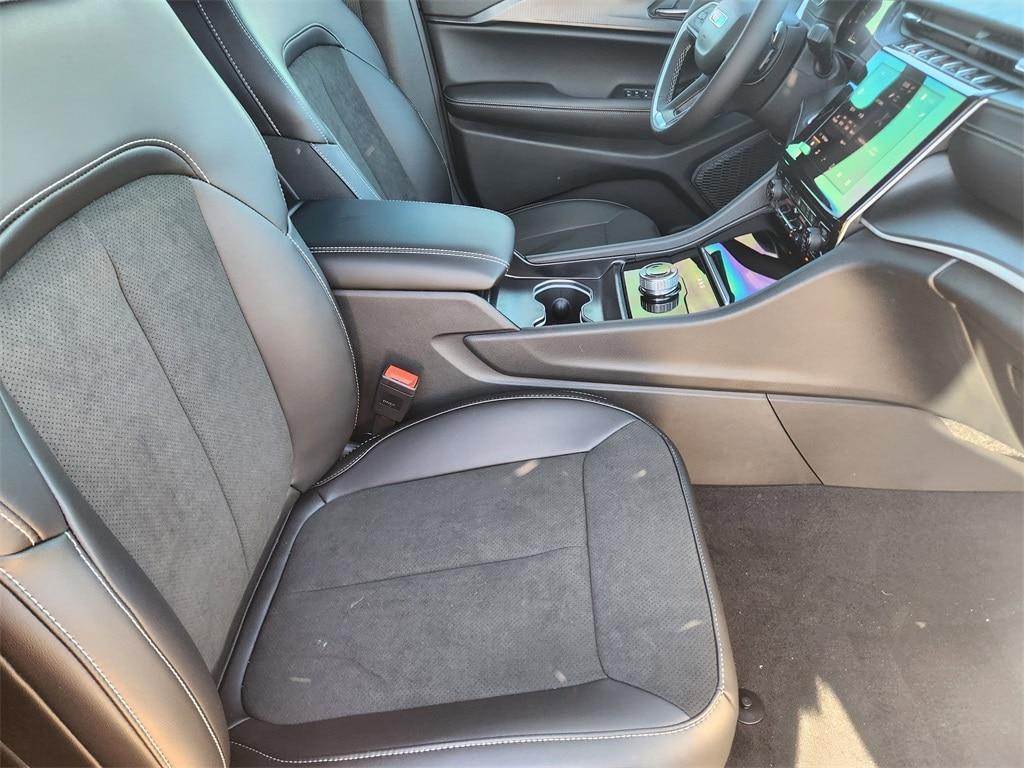 new 2025 Jeep Grand Cherokee car, priced at $44,730