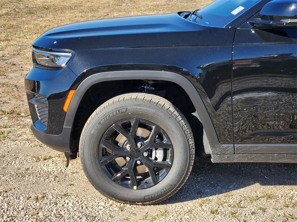 new 2025 Jeep Grand Cherokee car, priced at $44,730