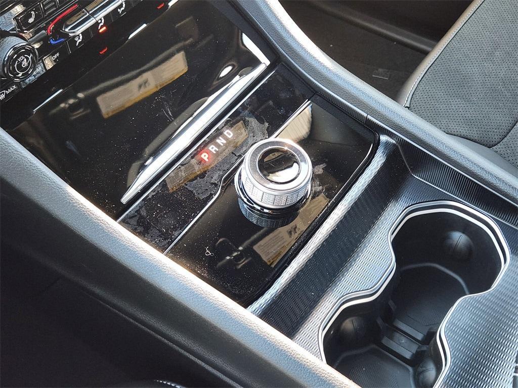 new 2025 Jeep Grand Cherokee car, priced at $44,730