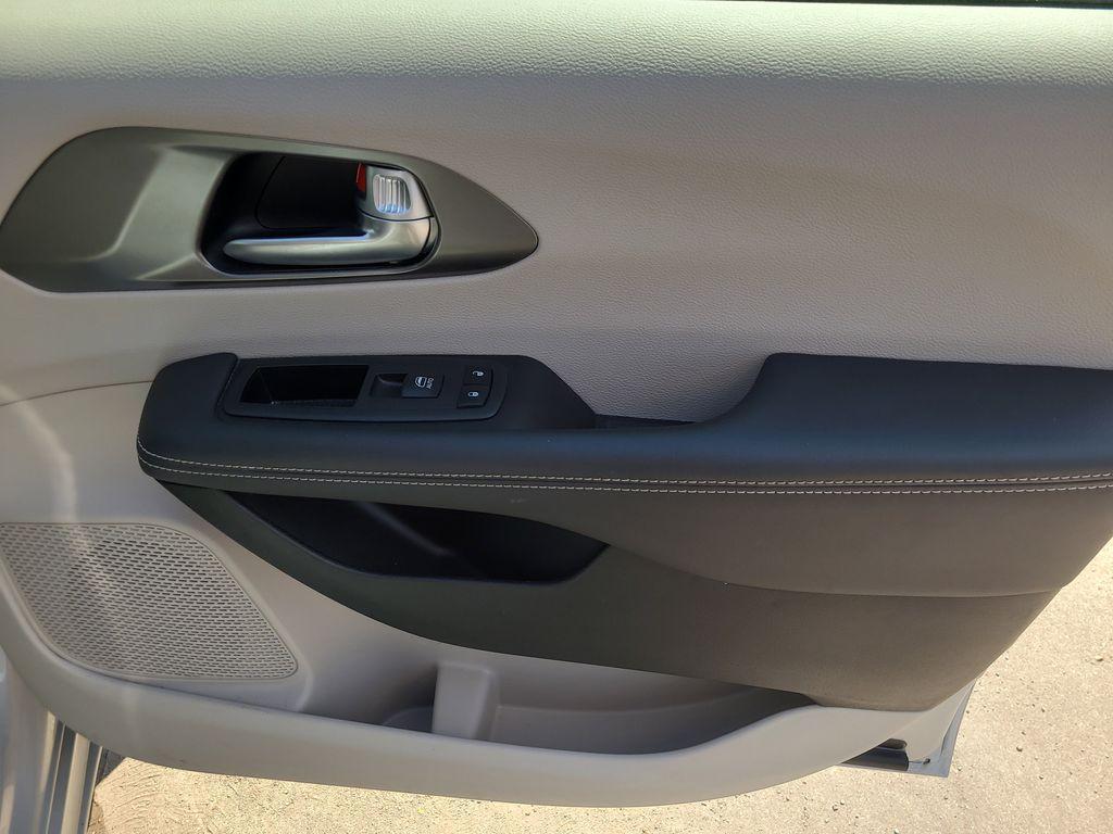 used 2024 Chrysler Pacifica car, priced at $25,498