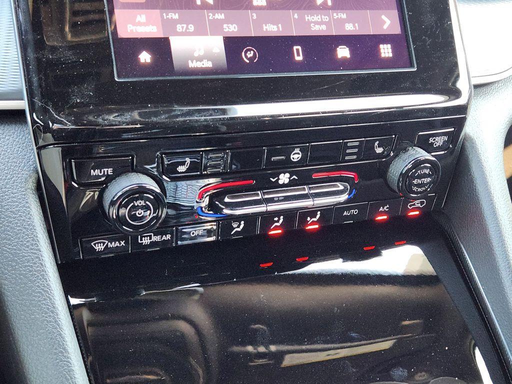 new 2026 Jeep Grand Cherokee L car, priced at $45,080