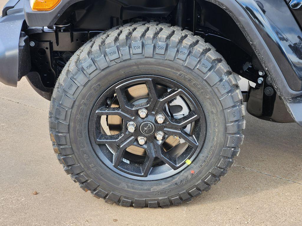 new 2026 Jeep Gladiator car, priced at $43,495