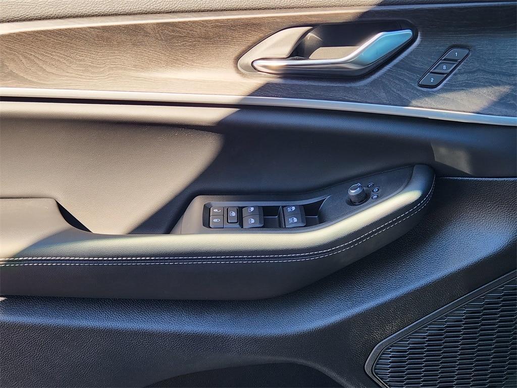 new 2025 Jeep Grand Cherokee L car, priced at $42,995