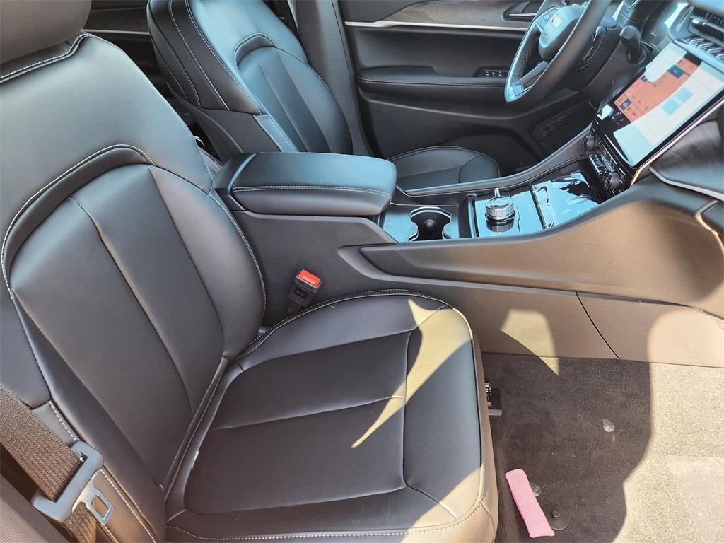 new 2025 Jeep Grand Cherokee L car, priced at $42,995