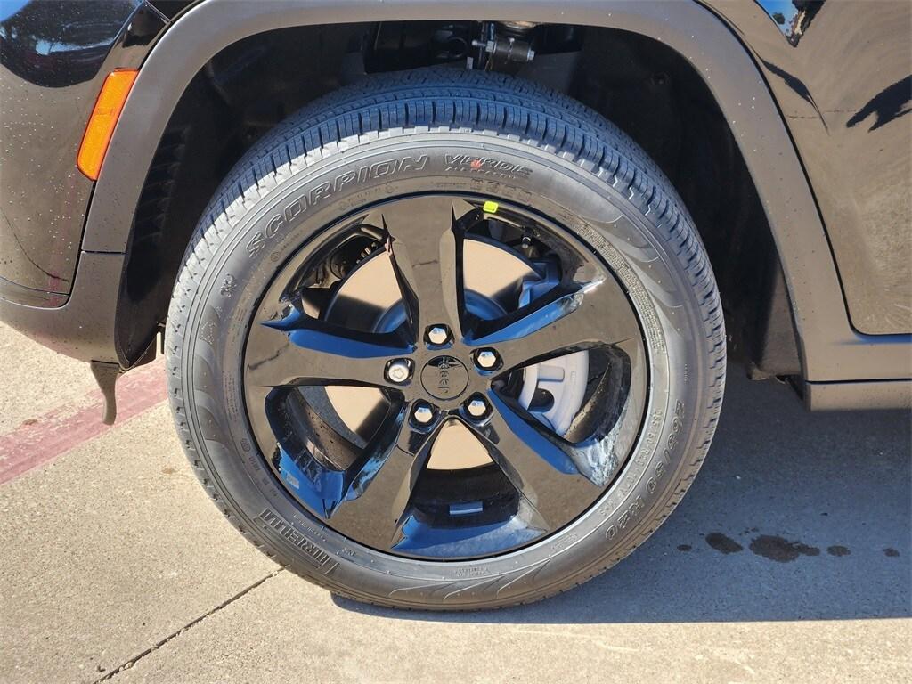 new 2025 Jeep Grand Cherokee L car, priced at $42,995