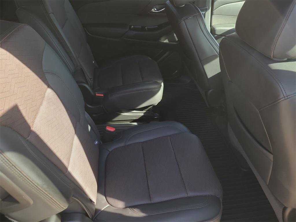 used 2022 Chevrolet Traverse car, priced at $31,189