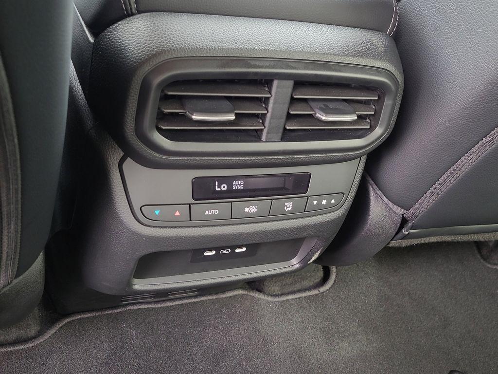 used 2025 Honda Pilot car, priced at $39,296